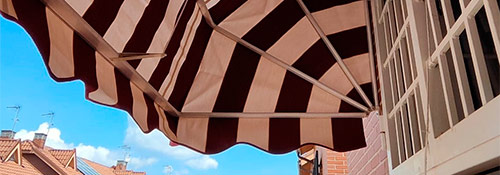 Reparacion de toldos en Paracuellos del Jarama.