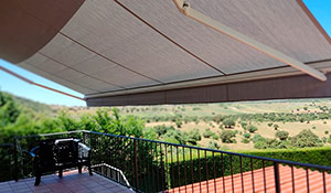 Toldos en Fuente El Saz del Jarama.